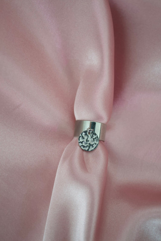 Bague pastille martelée