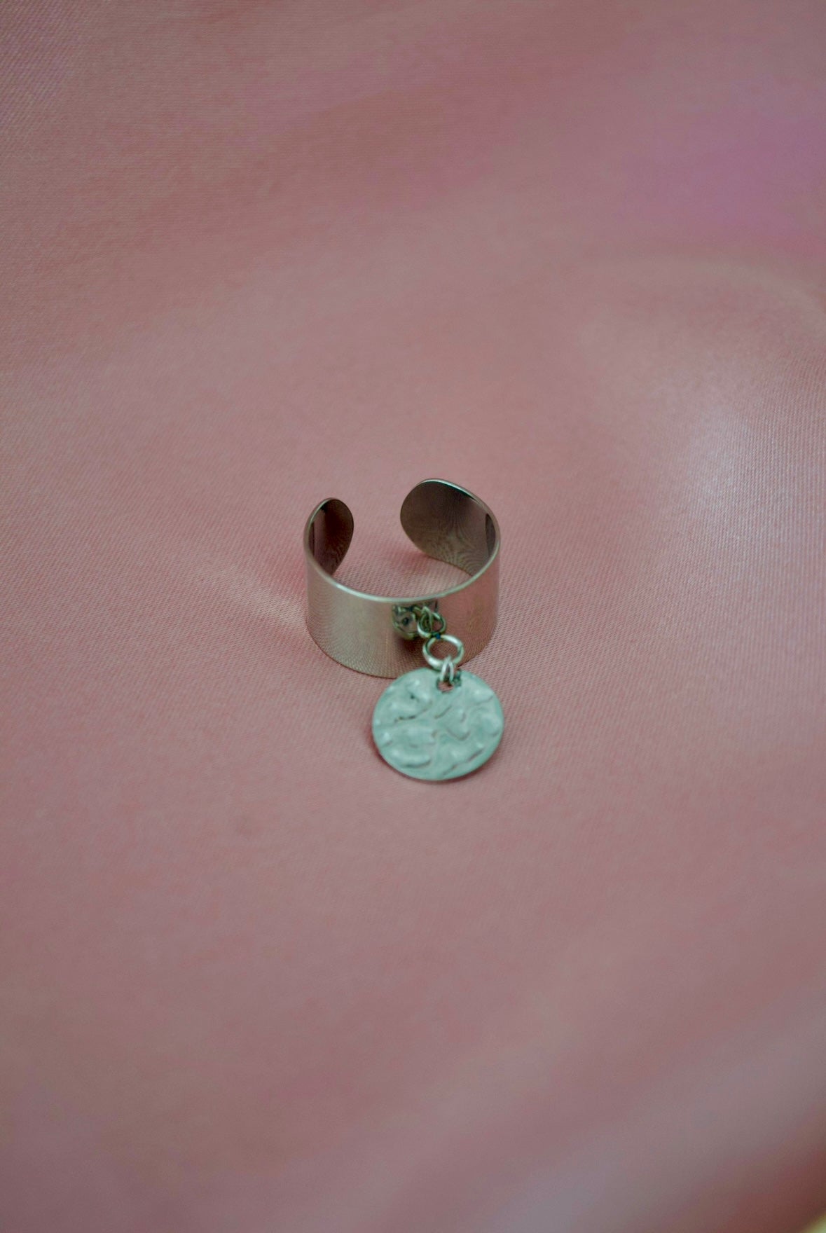 Bague pastille martelée