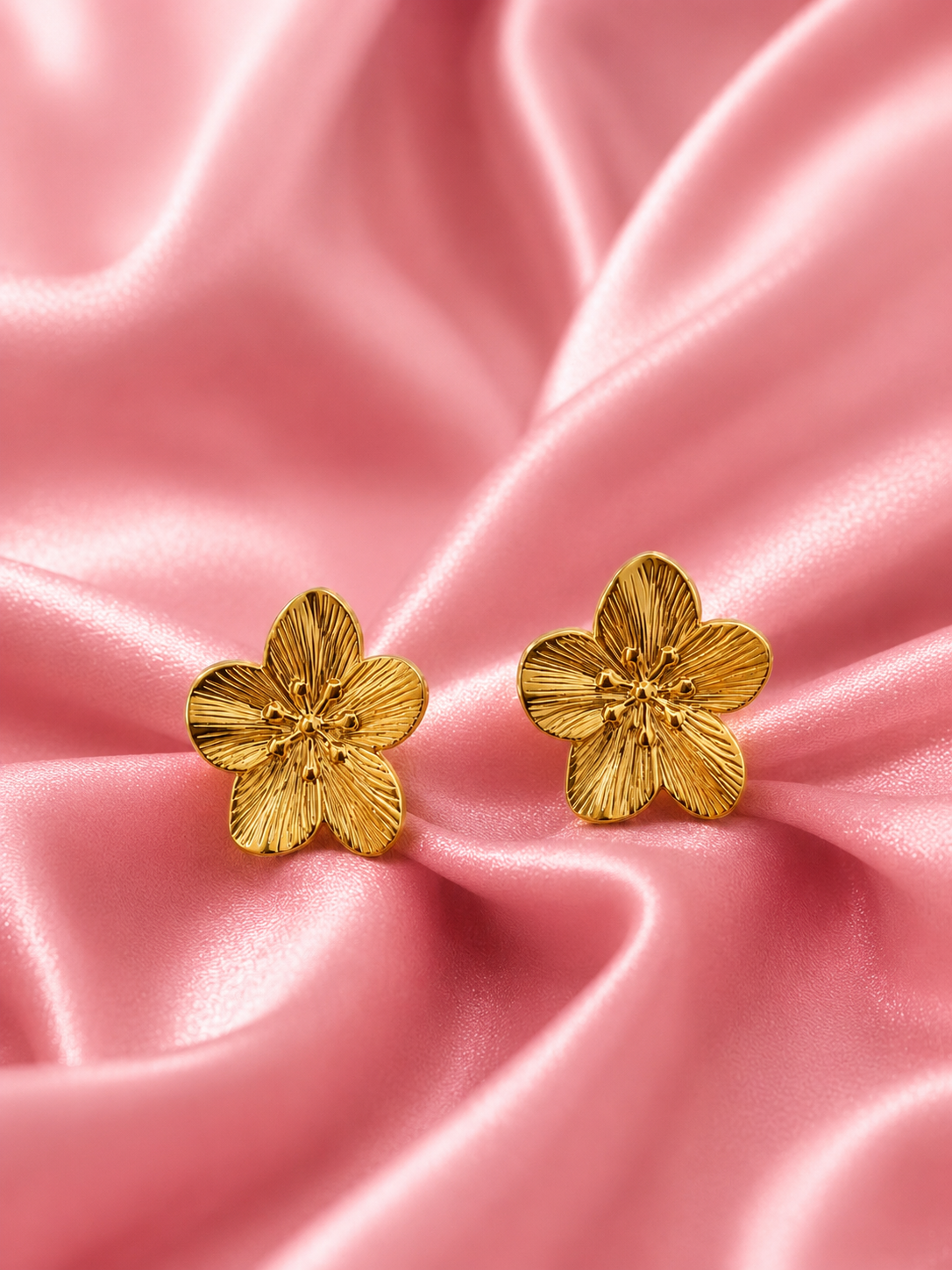 Boucles d’oreilles petites fleurs or