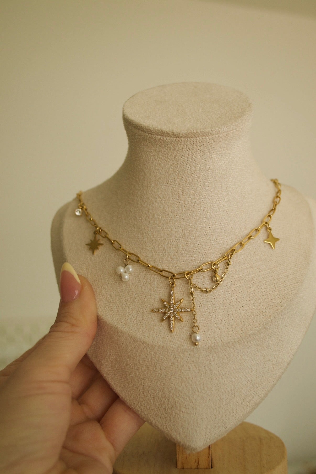Collier DHELIA or