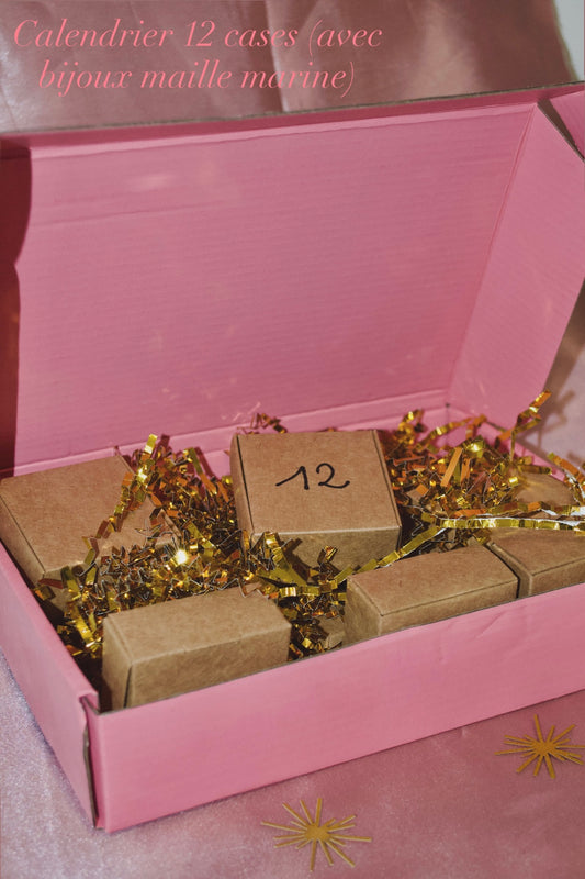 Calendrier de l’Avent 12 cases maille marine - précommande